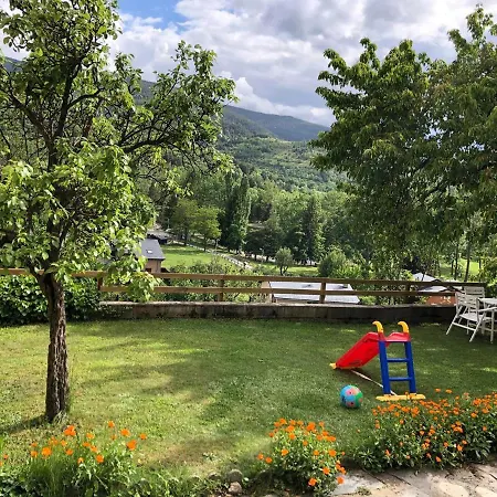 Con Gran Jardín En * Osséja