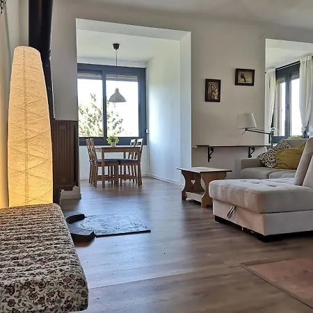 Con Gran Jardin En Prázdninový dům Osséja