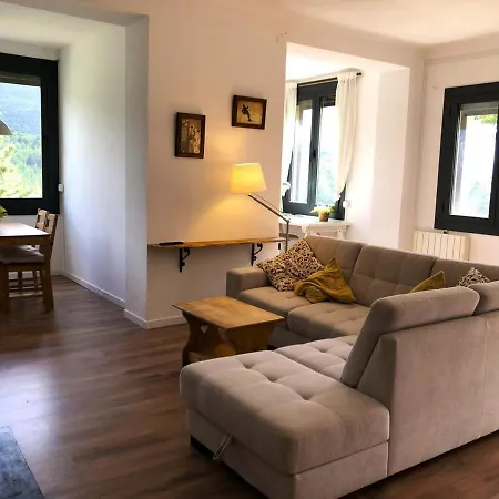 別荘 Con Gran Jardin En Osséja