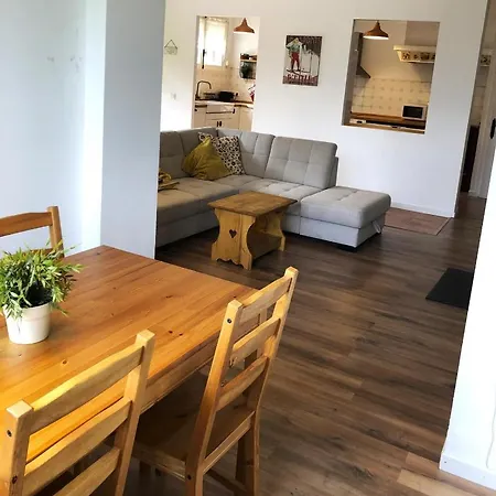 Сasa de vacaciones Con Gran Jardín En