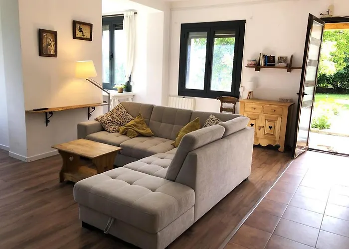 別荘 Con Gran Jardin En *